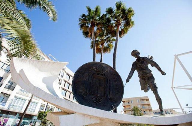 Apartamentos La Libertad 埃斯特波纳 外观 照片